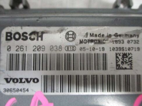 Engine ECM Control Module 06-13 Compatible with Volvo 70 Series C70 0 261 209 038 0261209038 in Kuwait