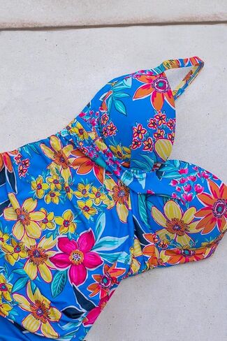 بدلة سباحة نسائية من قطعة واحدة من Nip Tuck Swim Petalicious Ruth in Kuwait