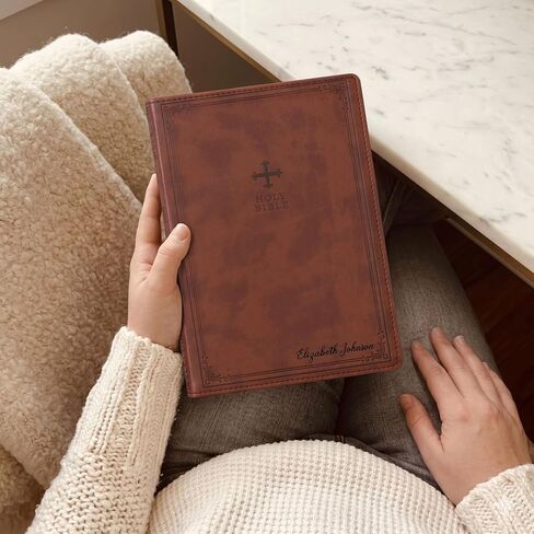 طبعة كاثوليكية للكتاب المقدس NRSV مخصصة، اسم مخصص منقوش، الكتاب المقدس الكاثوليكي الكامل، هدية مسيحية ومعمودية للرجال والنساء in Kuwait