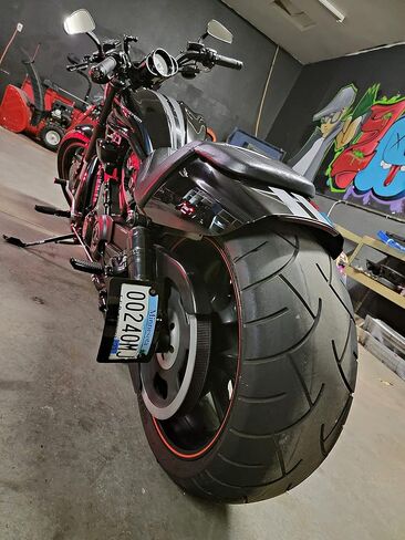 JBSporty ♤ متوافق مع Harley Davidson V-Rod ♤ حامل لوحة ترخيص نصف القمر ♧ حامل صدمات 1/2 بوصة ♧ V Rod VROD Night Rod in Kuwait