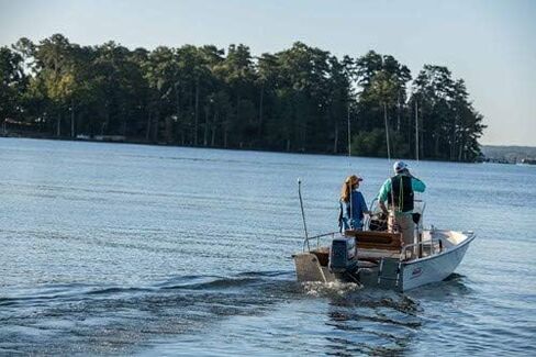 خزان الوقود سيبتر نبتون المحمول سعة 6 جالون، أحمر in Kuwait