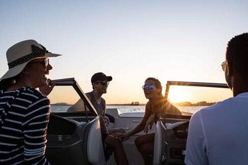 خزان الوقود سيبتر نبتون المحمول سعة 6 جالون، أحمر in Kuwait