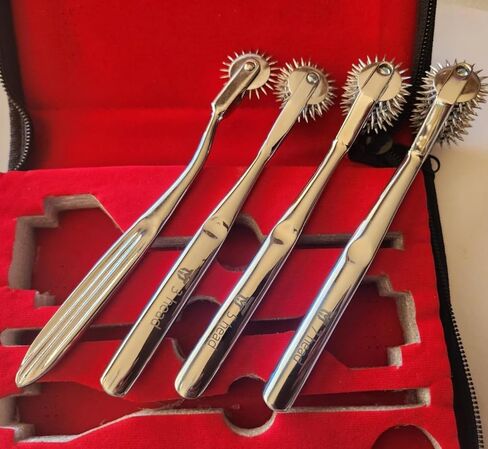 Wartenberg Neuro Pinwheel أداة تشخيصية حسية Wartenberg Pinwheel 1،3،5،7 رأس قوي عجلة اختبار الأعصاب من الفولاذ المقاوم للصدأ (مجموعة من 4 (1،3،5،7 رأس)) (فضي) in Kuwait