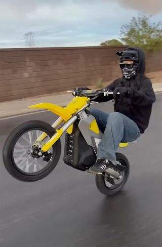 CUNFON M200 Electric Dirt Bike for Teens Adults,3000W Mid-Drive Motor,34MPH Speed,43.5Miles,200NM Torque,Electric Motorcycle with Dual Hydraulic Oil Brakes/Full Suspension,Off-Road Ebike in Saudi Arabia