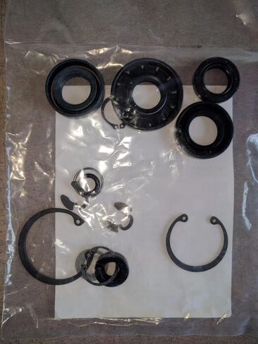 Replacement for Hydro Gear New Genuine 72201 Seals and Retaining Ring Kit for ZT-2100 trans OEM in Saudi Arabia