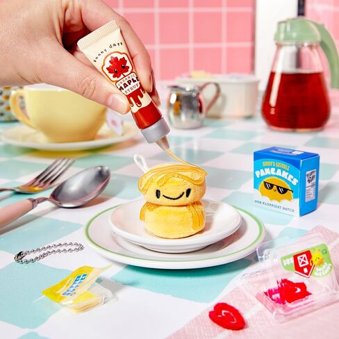 لعبة Miniverse Make It Mini Plush من MGA (عبوة من قطعتين)، تغليف أعمى، DIY، مقتنيات قطيفة تحت عنوان الطعام، لاصق يجفف بالهواء، 8 للتجميع، ملحقات سلسلة المفاتيح، جامعي، 8+ in Kuwait
