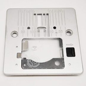 HONEYSEW Needle Plate with Cover Plate for Singer 4411 Heavy Duty 4423 Heavy Duty 4432 5511 Scholastic 5523 5532 Heavy Duty # 416472401