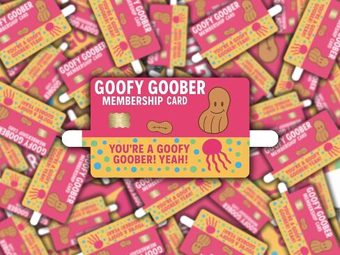 بطاقة عضوية Goofy Goober - غطاء ملصق جلدي لبطاقة الائتمان - عبوة من قطعتين - تصميم محاكاة ساخرة لنادي الفول السوداني السخيف in Kuwait