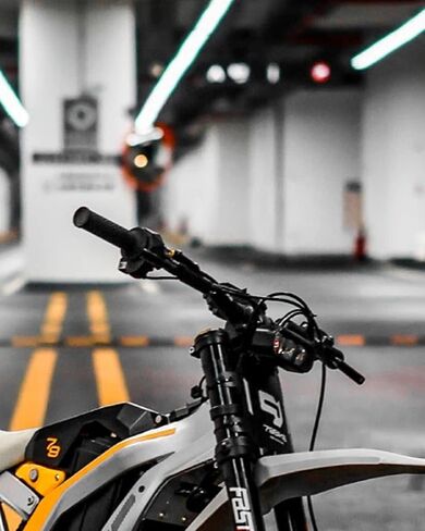 مجموعة الفرامل الهيدروليكية 79EMOTOS 79BIKE Falcon Pro، أسطوانة رئيسية يسار ويمين مع رافعة ومفتاح قطع الطاقة، مناسبة للدراجات النارية الكهربائية على الطرق الوعرة (مجموعة الفرامل اليمنى) in Kuwait
