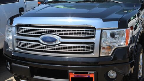غطاء محرك السيارة ثلاثي مطلي بالكروم درع حماية للحشرات لسيارة Ford F150 2009-2014 in Kuwait