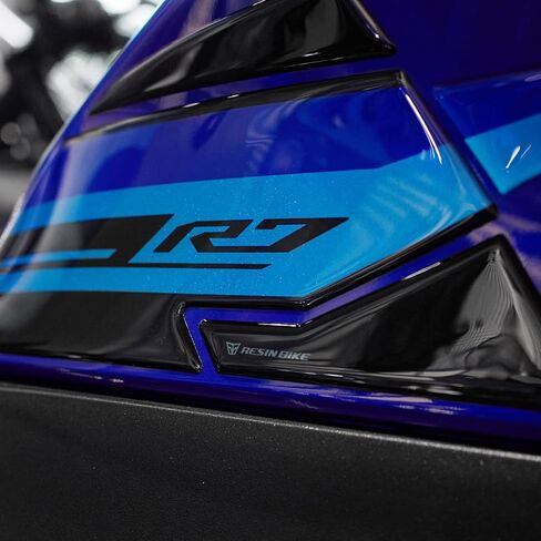 ملصقات دراجة نارية من الراتنج متوافقة مع Yamaha YZF R7 2021-2025 Icon Blue. حماية جانبية للخزان من الصدمات والخدوش، ملصقات من الراتنج بتأثير ثلاثي الأبعاد مصنوعة في إيطاليا in Kuwait