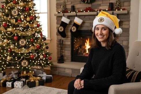 قبعة NHL Colorblock Santa - أظهر روح هوكي الجليد الخاصة بك مع ملابس وهدايا مشجعي NHL Holiday المرخصة رسميًا in Saudi Arabia