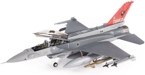 أجنحة جي سي | نموذج مصغر للطائرات العسكرية بمقياس 1:72 | F-16D Fighting Falcon، القوات الجوية لجمهورية سنغافورة، سرب المقاتلات 425، Peace Carvin II، الذكرى الثلاثين، 2023 | الموديل JCW-72-F16-023 in Saudi Arabia