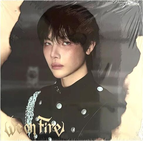 &TEAM We on Fire ألبوم EP الثالث [NICHOLAS Solo Ver.] قرص مضغوط + بطاقة صور + بطاقة صور للوحدة + مجموعة صور غنائية + ملصق شخصية + مظروف in Kuwait