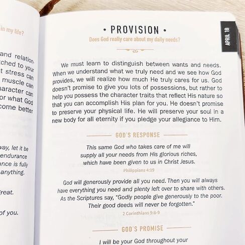 One Minute with God for Men, 365 Days of Daily Prayer Brown Book, 2026 Mens Daily Devotional, Bible Prayer Tracking Diary, Faux Leather Christian Gift Book, Devotionals for Men, Gifts for Father in Kuwait