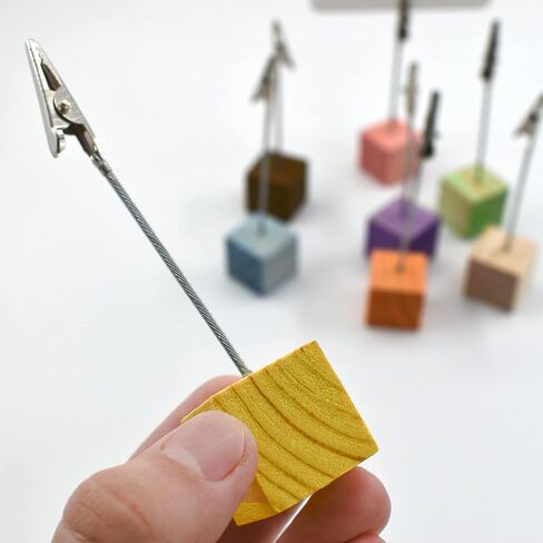 Enkrio 8 قطع حامل رقم الطاولة مع 100 بطاقة مؤشر فارغة قاعدة مكعب حامل بطاقة مكان مع مشبك التمساح مشبك صورة مذكرة ملاحظة حامل صور لحفلات أعياد الميلاد والمكتب DIY الزفاف in Kuwait