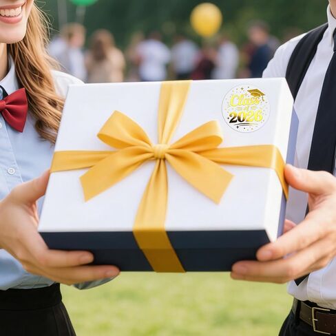 (100 قطعة) ملصقات تخرج فئة 2026 - ملصقات تهنئة من رقائق الذهب البلاستيكية الشفافة مقاس 1.6 بوصة للدعوات وأختام الأظرف وديكورات حفلات التخرج ولوازم كبار 2026 in Kuwait