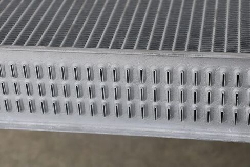 OE# 3C001-17100 Aluminum Radiator Fits For Kubota M5040 M6060 M7040 M7060 M5140/ M6040 in Kuwait