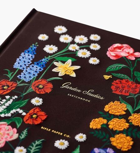 شركة RIFLE PAPER CO. كراسة رسم مطرزة لدراسة الحديقة 108 صفحة فارغة للرسم، 10.25 بوصة طول × 8.25 بوصة عرض، غطاء من القماش مع تطريز زهور، يتضمن إشارة مرجعية لشريط Grosgrain in Kuwait