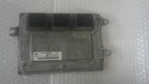 وحدة التحكم في المحرك ECM AT AWD EX-L تناسب 12-14 CR-V 37820-R5A-A64 37820R5AA64 in Kuwait