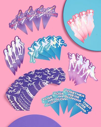 xo, Fetti Pop Star Cupcake Toppers and Wrappers - 24 Pc Set | Birthday Party Supplies, Concert Theme, Iridescent Foil, Fandom Decor, Music Party, Purple Holographic in Kuwait