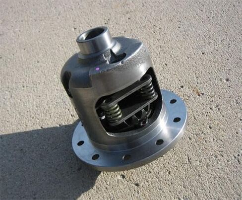 وحدة Posi GM مقاس 8.6 بوصات - 30 Spline - Chevy GMC - 4 Spring Limited-Slip Locker جديد in Kuwait