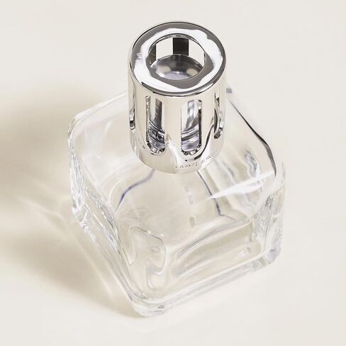 مجموعة هدايا لامب بيرغر آيس كيوب - موزع عطور منزلي - عطر - 5.5 × 3 × 3 بوصة - صنع في فرنسا - يشمل عطر نسيم المحيط 8.45 مرة سائلة - 250 ملليلتر (ريش) in Saudi Arabia