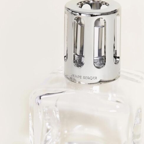 مجموعة هدايا لامب بيرغر آيس كيوب - موزع عطور منزلي - عطر - 5.5 × 3 × 3 بوصة - صنع في فرنسا - يشمل عطر نسيم المحيط 8.45 مرة سائلة - 250 ملليلتر (ريش) in Saudi Arabia