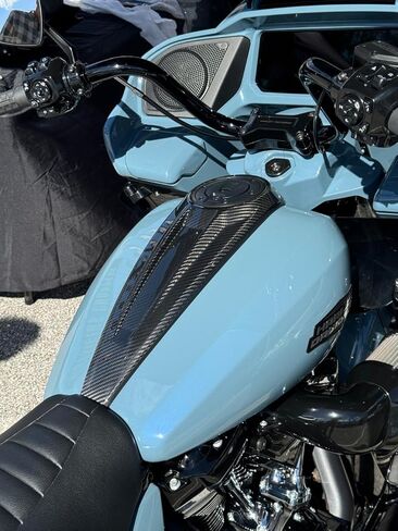 Dash Fuel Tank Console Cover Carbon Fiber Gas Tank Cap Cover Compatible For Harley Touring 2023 2024 2025 CVO Street Glide CVO Road Glide CVO Road Glide ST Street Glide Ultra Road Glide in Saudi Arabia