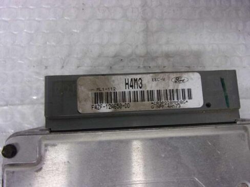 وحدة التحكم في المحرك ECM 3.8L MT تناسب 95 متوافقة مع موستانج F4ZF-12A650-DD F4ZF12A650DD in Kuwait
