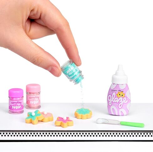 MGA's Miniverse Make It Mini Make It Mini Spring، موسمي، عيد الفصح، حزمة عمياء، DIY، الحرف اليدوية، الراتنج، الأطعمة المتماثلة، غير صالحة للأكل، جامعي، 8+ in Kuwait