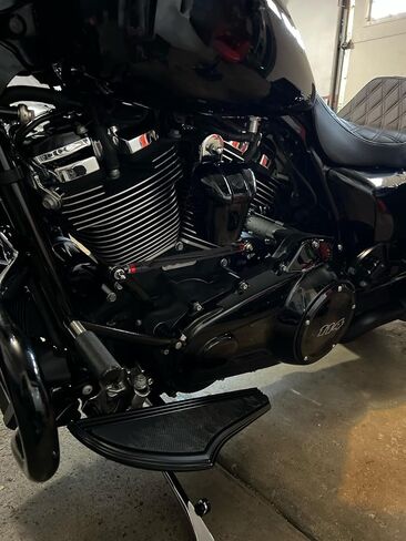 رافعة ناقل الحركة لمعدات الدراجات النارية من Shift Linkage تناسب Harley Touring Softail Road King Road Glide Trike Breakout Slim Fat Bob 1986-2025 (أحمر) in Kuwait