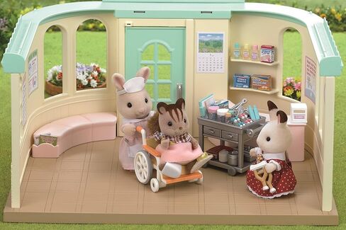 مجموعة EPOCH Sylvanian Families Shops Longing Nurse H-13 in Kuwait