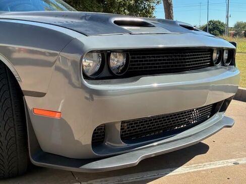 Modified Front Bumper Body Kit Fit For 2015-2023 Dodge Challenger Hellcat Style Full Front Bumper Cover & Grille & Lip & Fog Light Covers Kit Replacement in Kuwait