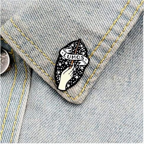 تعويذات سحرية لوموس المينا بروش دبابيس تعويذات سحرية سوداء عصا جميلة مرصعة بالنجوم السماء هالوين السحر الساحرات دبابيس مجوهرات لحقائب الكتب طية صدر السترة دبوس in Kuwait