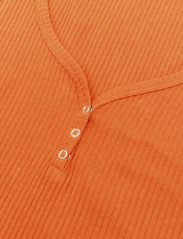 قمصان نسائية من Yuccalley محبوكة مضلعة ورقبة على شكل حرف V بدون أكمام قمصان هينلي بأزرار لأعلى وتيز كامي in Kuwait