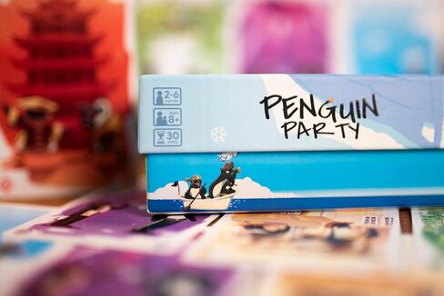 ألعاب القرن الخامس والعشرين Penguin Party - لعبة بطاقات استراتيجية للمتعة العائلية واللعب التنافسي in Kuwait