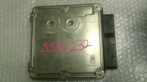 وحدة التحكم في المحرك ECM 2.0L Turbo تناسب 13-16 متوافقة مع Audi A4 8K5 907 115 C 8K5907115C in Kuwait
