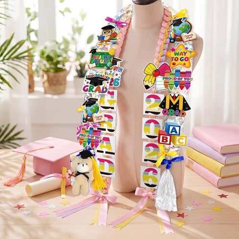 مجموعة صنع حلوى التخرج من Craftsatin 28 قطعة من شريط رياض الأطفال، فئة 2026 تتضمن الأنابيب 12 حقيبة حلوى Lei و3 شريط لفات 11 بطاقة وسلسلة مفاتيح الدب لمرحلة ما قبل المدرسة هدية حفلة التخرج إكليل DIY in Kuwait