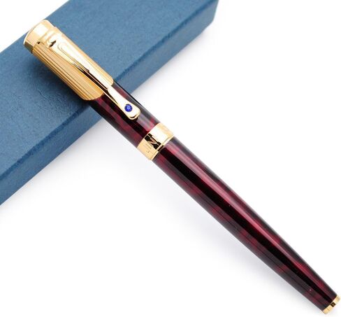 9009 Agate Red Fountain Pen M Nib in Kuwait