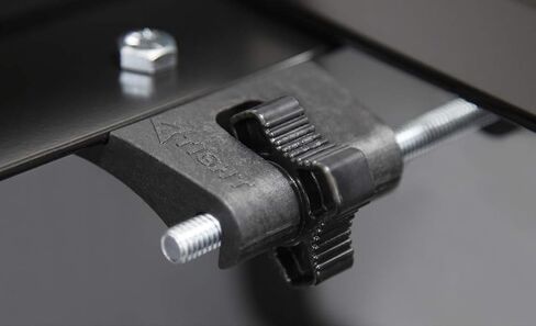 الوصول إلى غطاء Tonneau القابل للطي لإصدار Toolbox 61339 in Kuwait