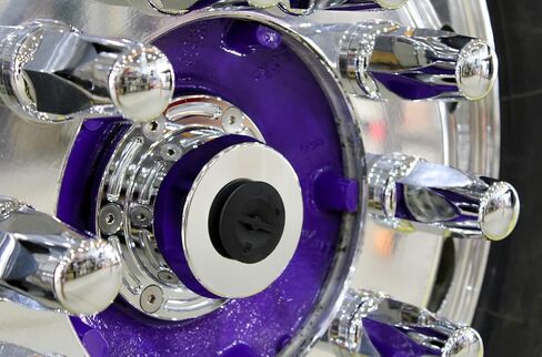 Premium Chrome-Plated 6061-T6 Aluminum Hub Billet Axle Hub Oilers, for Universal Trucks Peterbilt Kenworth Freightliner, Bolt-on Exterior Truck Wheel Hub Wheel Center Hub Oilers in Saudi Arabia