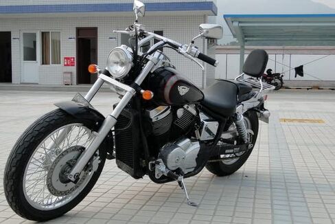 Motorcycle Accessories Passenger Backrest Sissy Bar With Rear Luggage Rack For Honda Shadow Spirit 750 VT750DC 2001-2008 (Chrome) in Kuwait