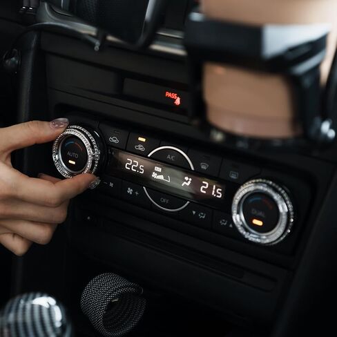 ديكور كريستال داخلي للسيارة Mazda CX-50/CX-90/CX-70/CX-30/Mazda3 - سبائك الزنك مع كريستالات تشيكية مرصعة يدويًا، إكسسوارات فاخرة (فضية، مقبض للوسائط المتعددة) in Kuwait