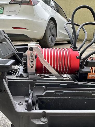 تقوم GPM بترقية قاعدة محرك سريعة الإصدار من الألومنيوم 7075-T6 لسيارات 1/6 4WD XRT 8S (78086-4) Rc (أسود) in Kuwait