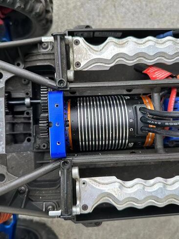تقوم GPM بترقية قاعدة محرك سريعة الإصدار من الألومنيوم 7075-T6 لسيارات 1/6 4WD XRT 8S (78086-4) Rc (أسود) in Kuwait