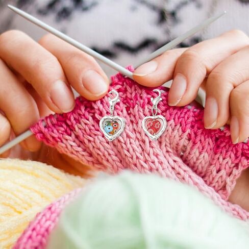 صندوق واحد من SUNNYCLUE 50 قطعة من علامات الغرز الزجاجية على شكل قلب كروشيه وألوان عشوائية من Millefiori Love مشبك قفل مخلب جراد البحر ومشابك ساحرة لنسيج الخياطة وحياكة اللحف لوازم الحرف اليدوية ذاتية الصنع in Kuwait