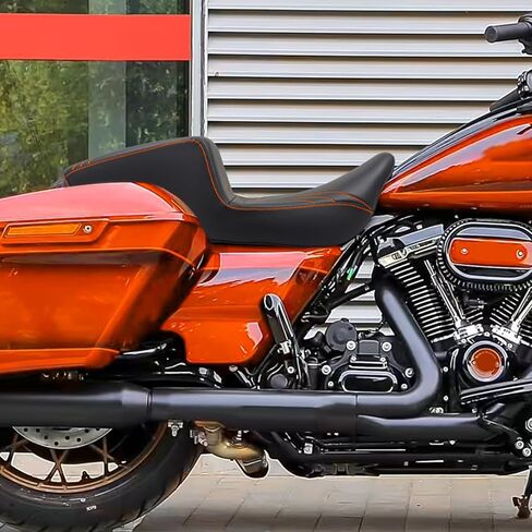 مقعد واحد من قطعة واحدة للسائق والراكب مناسب لدراجة Harley Touring CVO Road Glide FLTR Street Glide FLHX Road King FLHR Electra Glide Ultra Limited FLHT 2009-2023 (خياطة برتقالية) in Kuwait