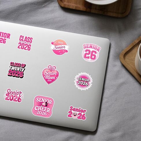 مجموعة 60 قطعة من ملصقات كبار السن من فئة 2026 باللون الأزرق، ملصقات فينيل مقاومة للماء بموضوع التخرج مع قبعات، ملصقات مقطوعة بالقالب مقاومة للماء لأجهزة الكمبيوتر المحمول، زجاجة المياه، الهاتف، النافذة، الخوذة in Saudi Arabia