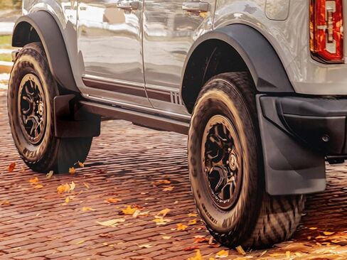 WeatherTech Custom No Drill Splash Guard Mudflaps لسيارة Jeep Gladiator، Gladiator - المجموعة الأمامية والخلفية (110100-120112)، أسود in Kuwait